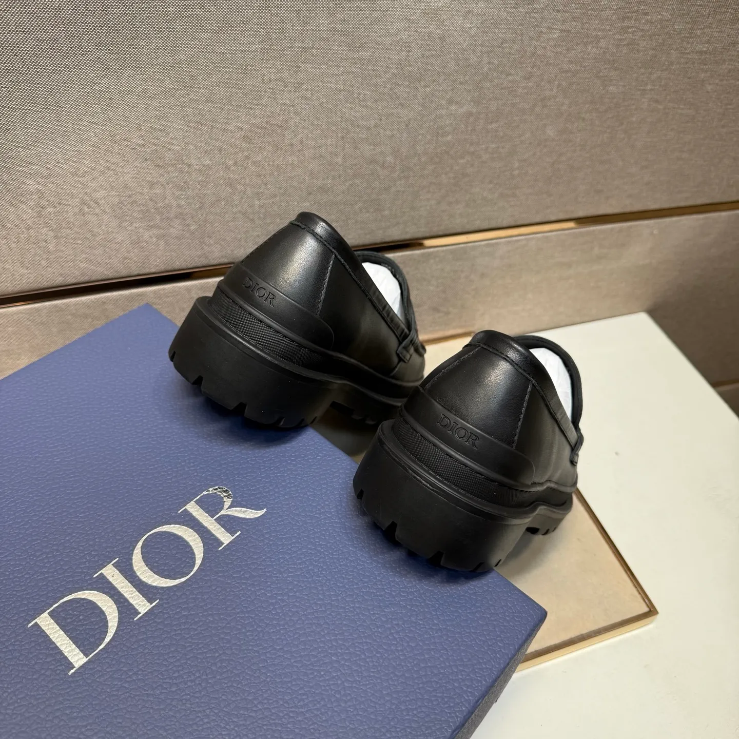 ⬛️Men's shoes 💰p442 [Dior~] Men's casual shoes 2025z cabinet sales simultaneously 🔶Size: 39-44 #️⃣ 🔷2 colors🔜The upper is made of multi-material splicing➕Genuine leather lining, comfortable and breathable, sole: original comfortable and wear-resistant outsole, ⚠️Real shot📱Photographed🎬The real thing is better📢📢📢